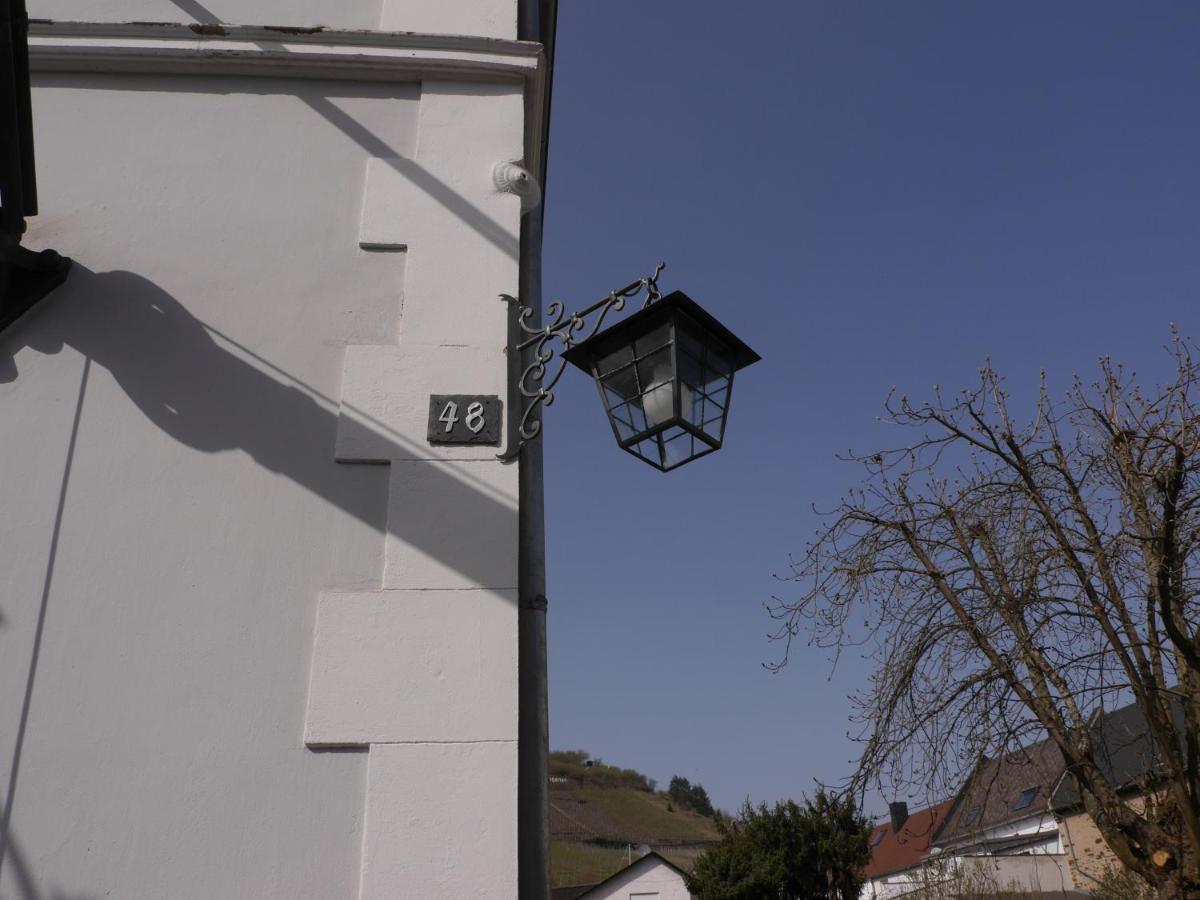 Altes Weingut Weinhaus Rebstock Apartment Вининген Екстериор снимка