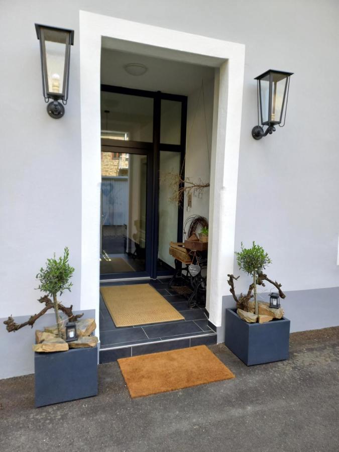 Altes Weingut Weinhaus Rebstock Apartment Вининген Екстериор снимка
