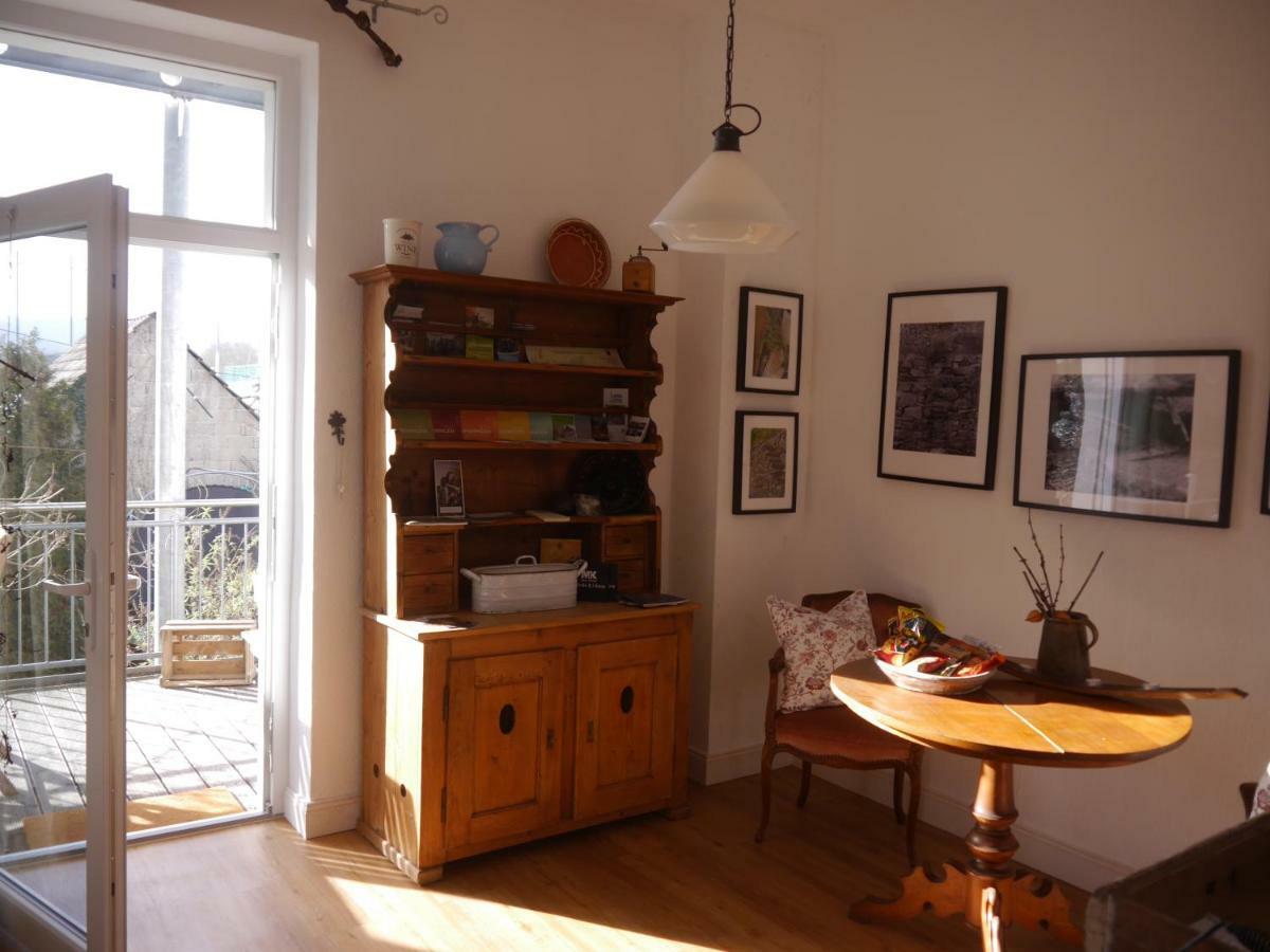 Altes Weingut Weinhaus Rebstock Apartment Вининген Екстериор снимка