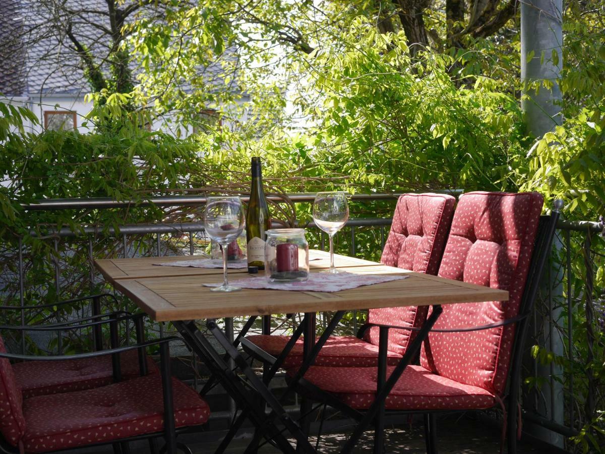 Altes Weingut Weinhaus Rebstock Apartment Вининген Екстериор снимка