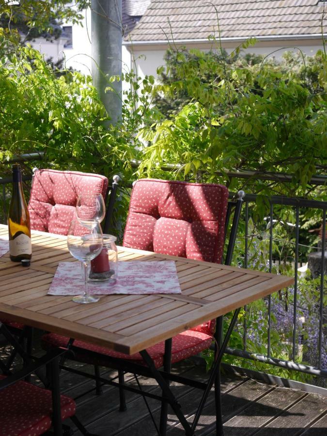 Altes Weingut Weinhaus Rebstock Apartment Вининген Екстериор снимка